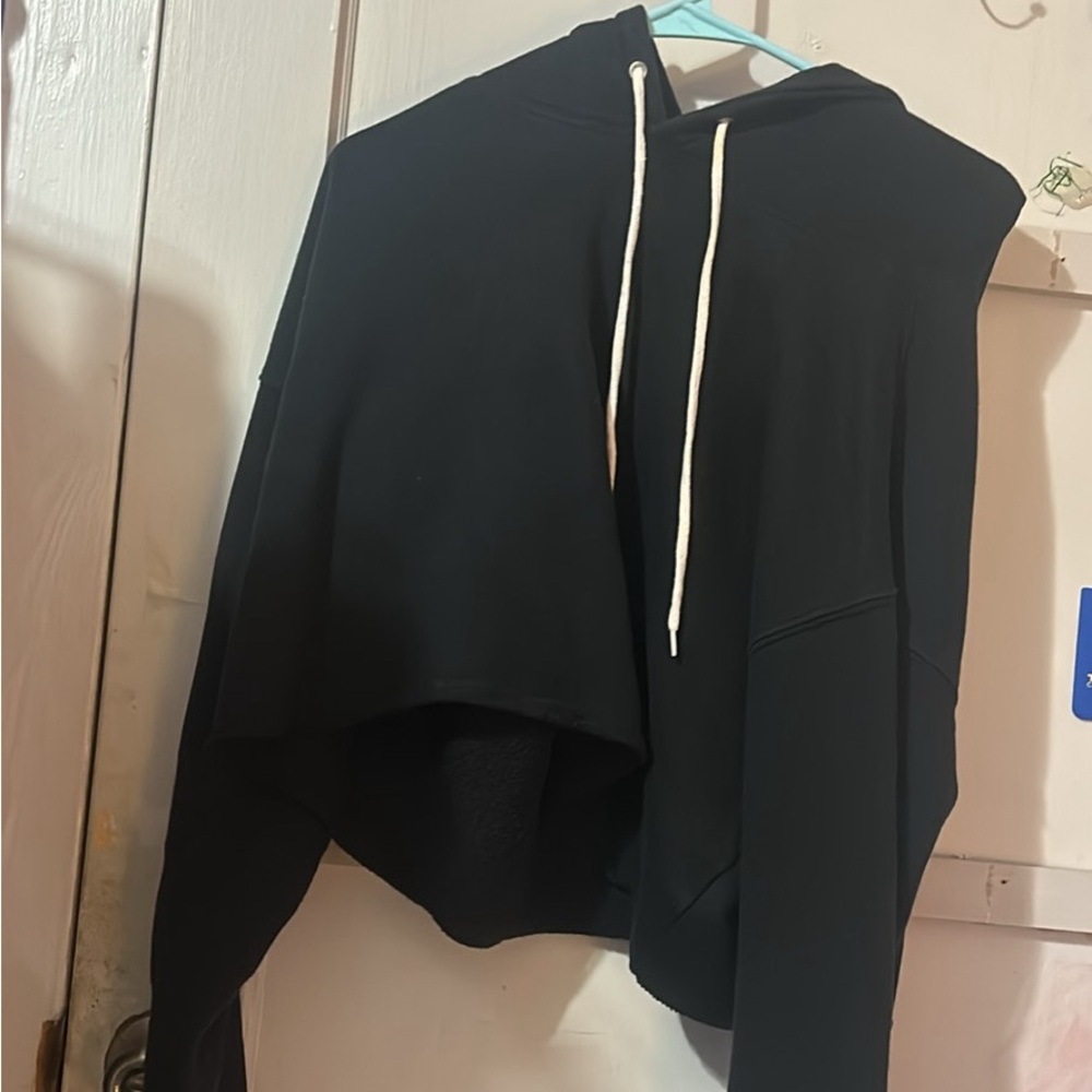black cropped hoodie